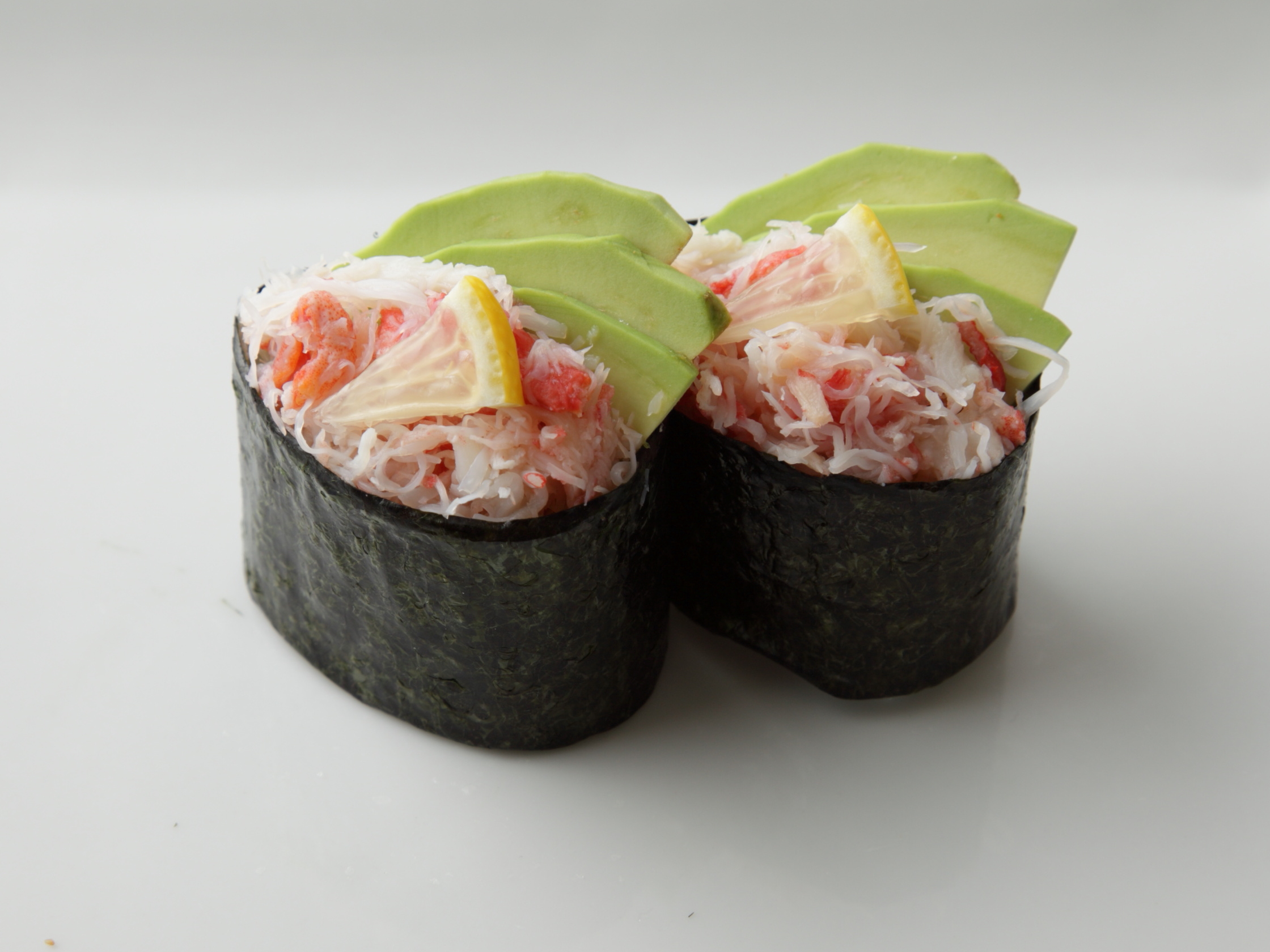 レモン風味のかにアボカド軍艦