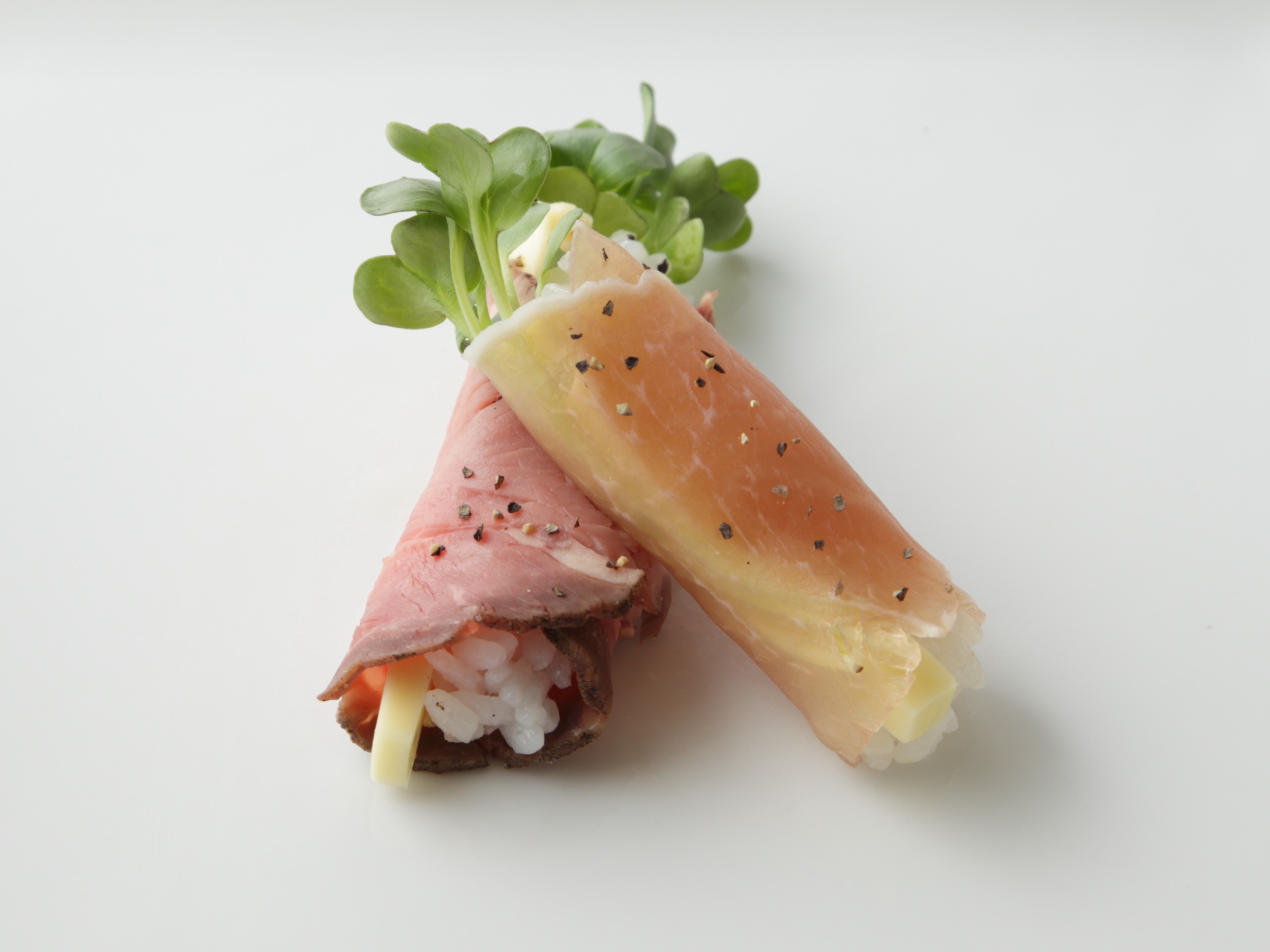 生ハムとローストビーフのひとくち巻き