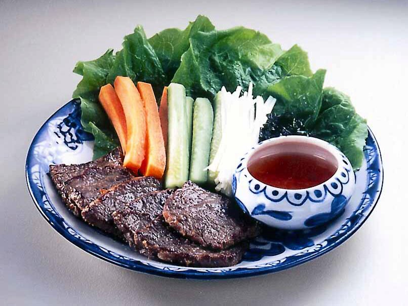サンチュで巻いた焼肉