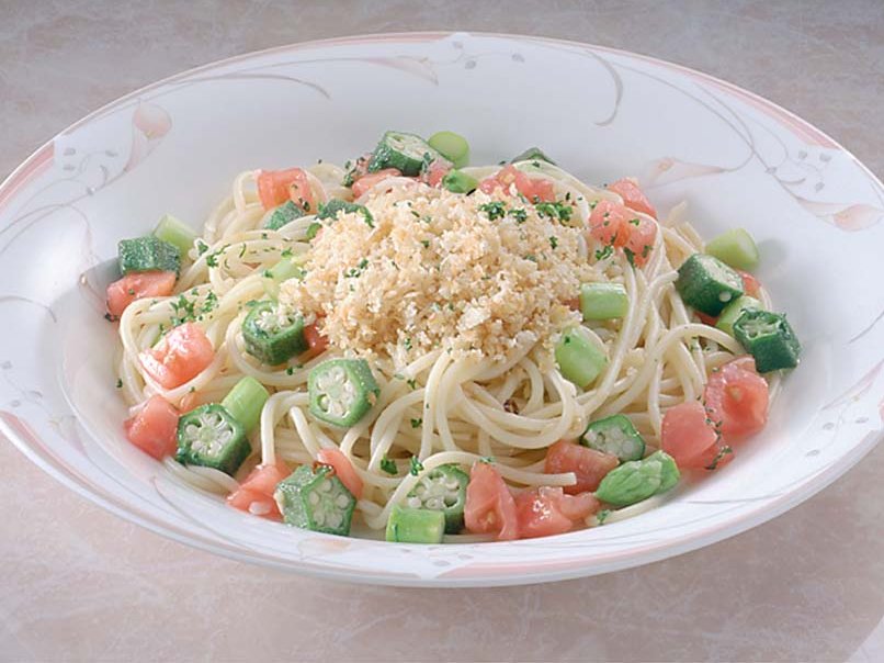 オクラとアスパラガスとフルーツトマトのスパゲティ