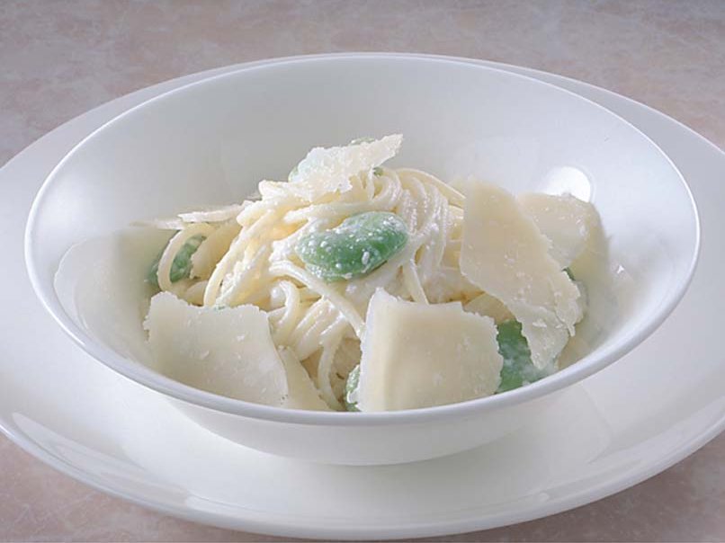そら豆と生ｸﾘｰﾑの冷製ﾊﾟｽﾀ ﾊﾟﾙﾐｼﾞｬｰﾉ添え