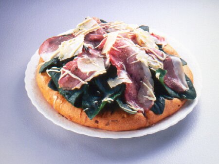 生ハムとほうれんそうのフォカッチャ