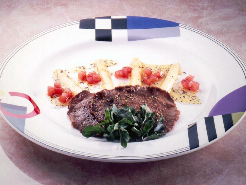 牛タンとホワイトアスパラガスのバジリコ風