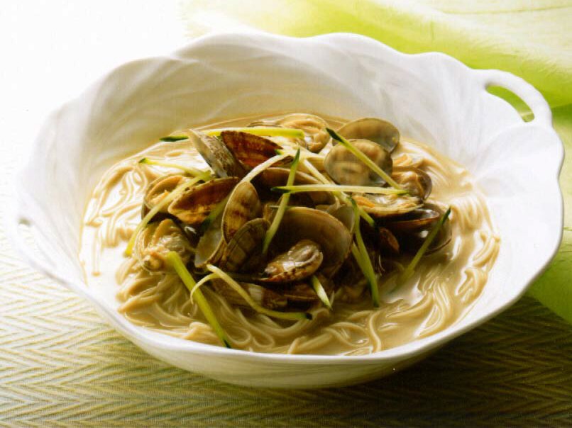 豆乳の冷たいあさりスープ麺
