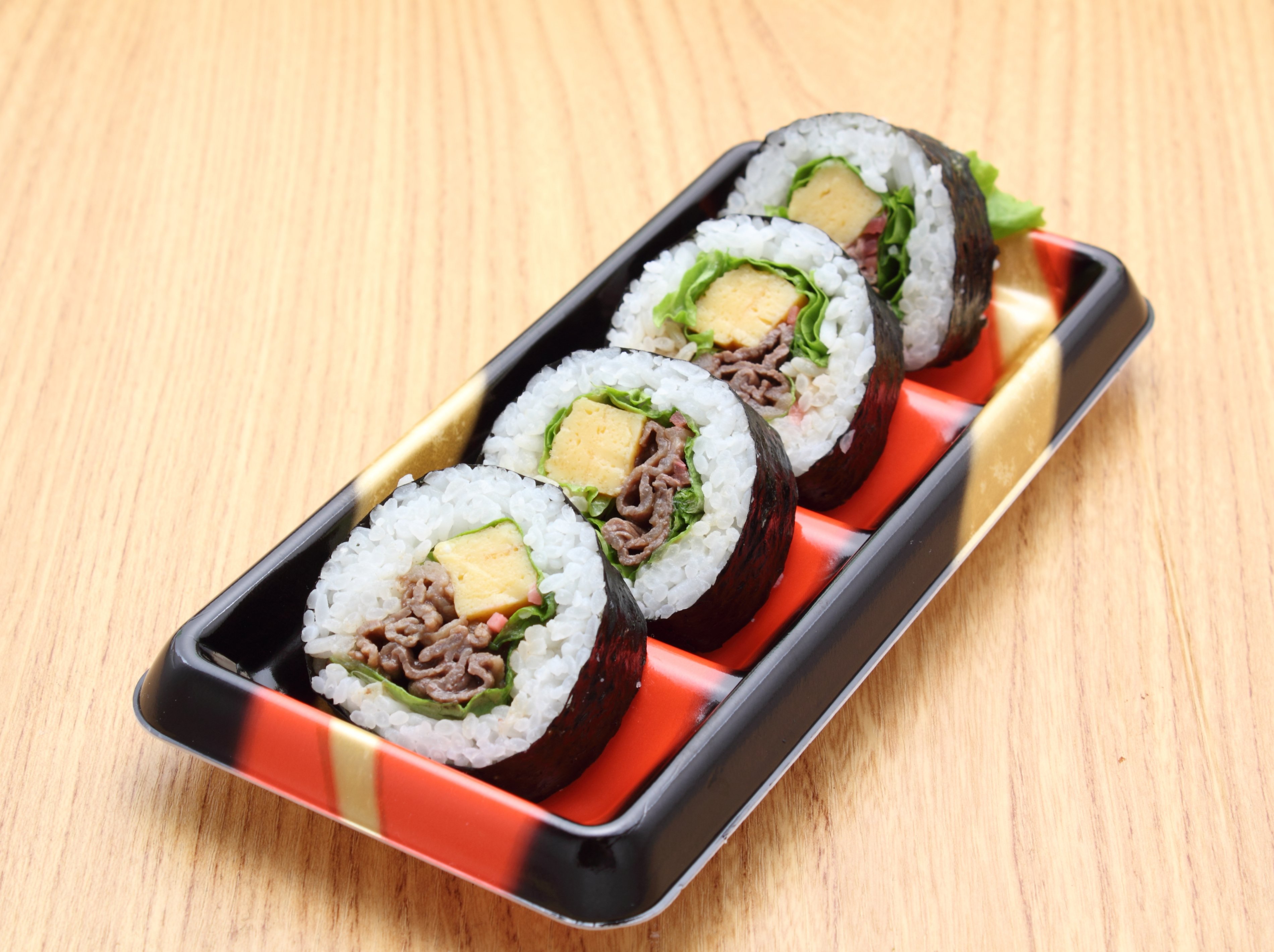 お肉の巻きすし