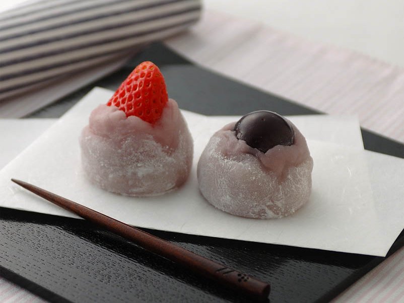 ぶどう＆ベリー香るいちご大福