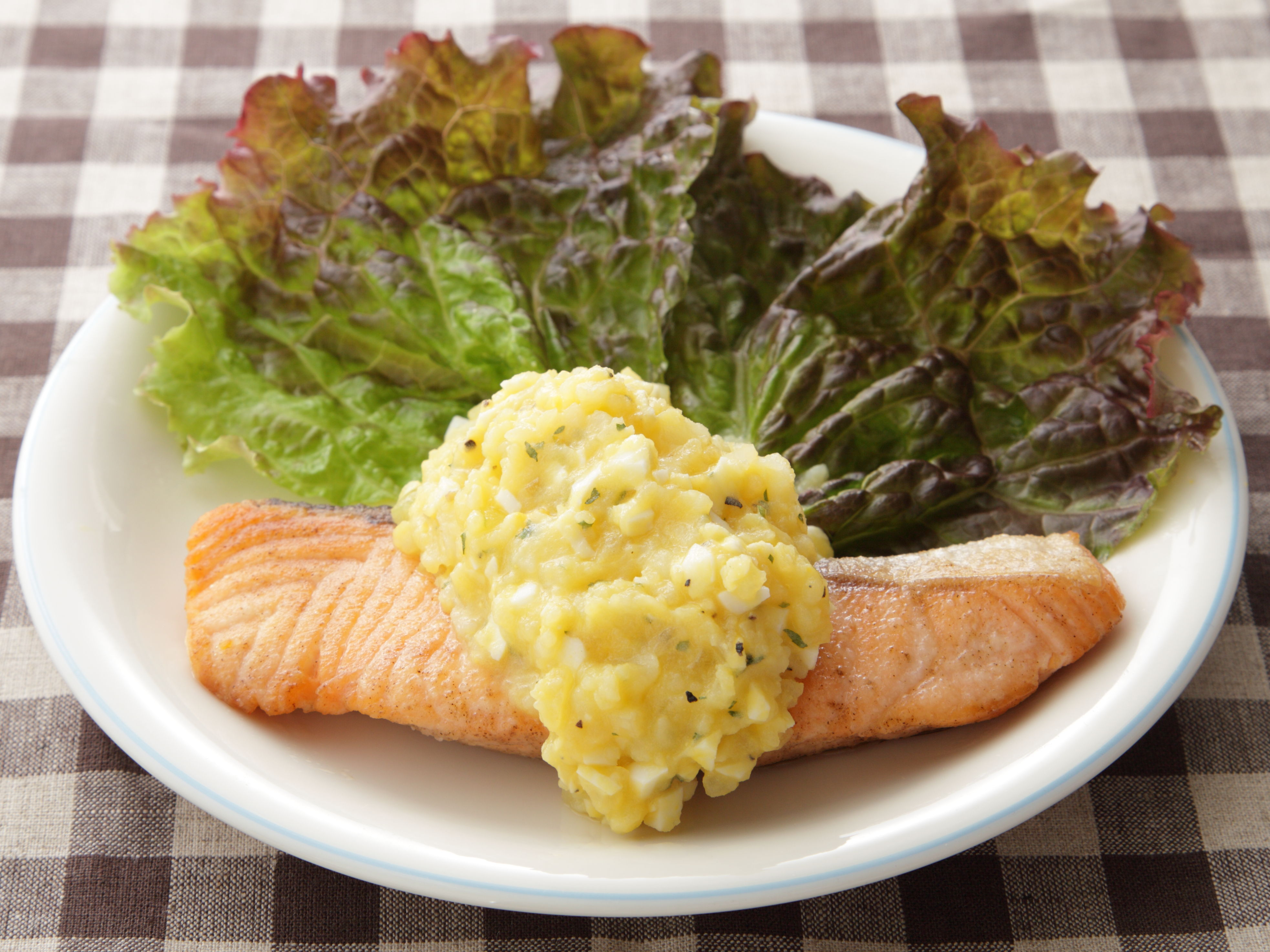 タルタル風ポテトでいただく　サーモンムニエル