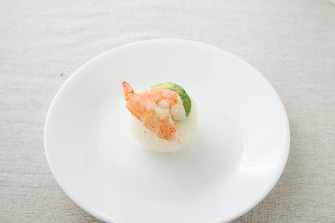えびとアボカドの手まり寿司のレシピ・作り方