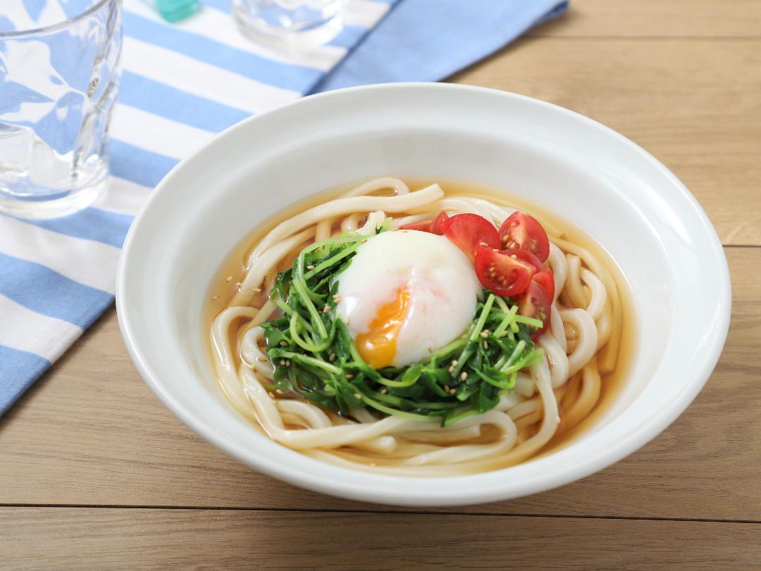 豆苗と温玉の冷やしうどんのレシピ・作り方