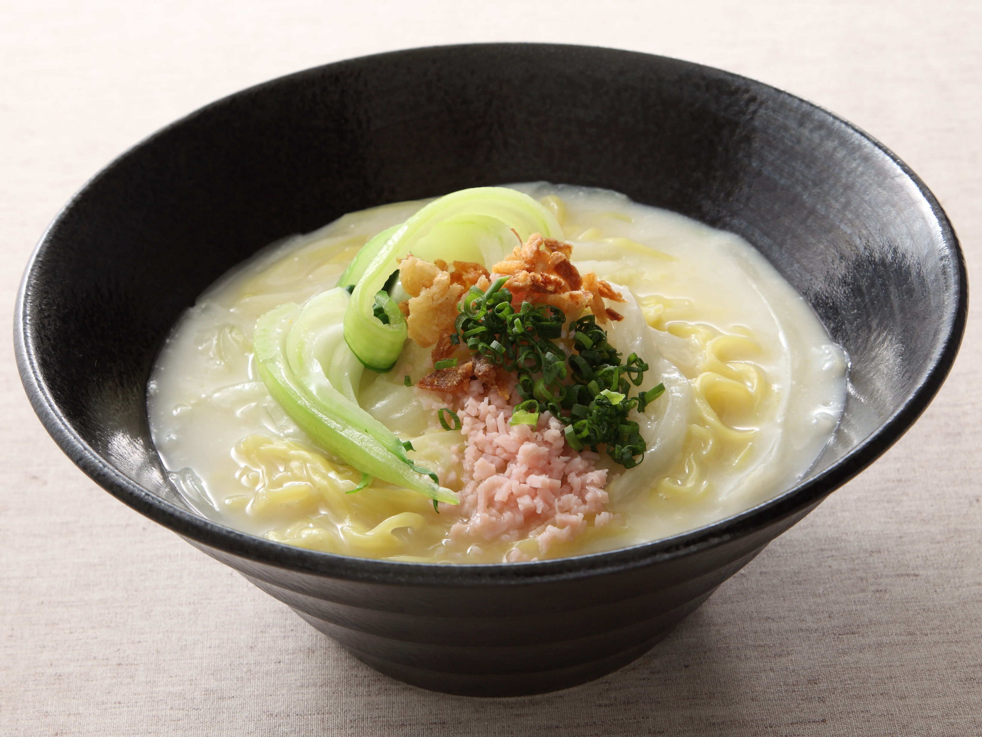 乳汁白菜湯麺（ルウ・チー・パイ・ツァイ・タン・メン）豆乳仕立て