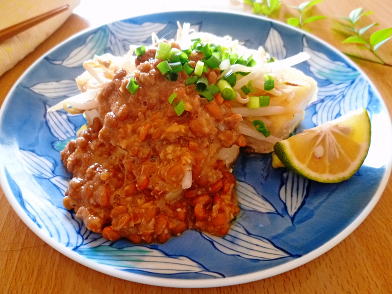 生姜味噌納豆ソースの豆腐ステーキ