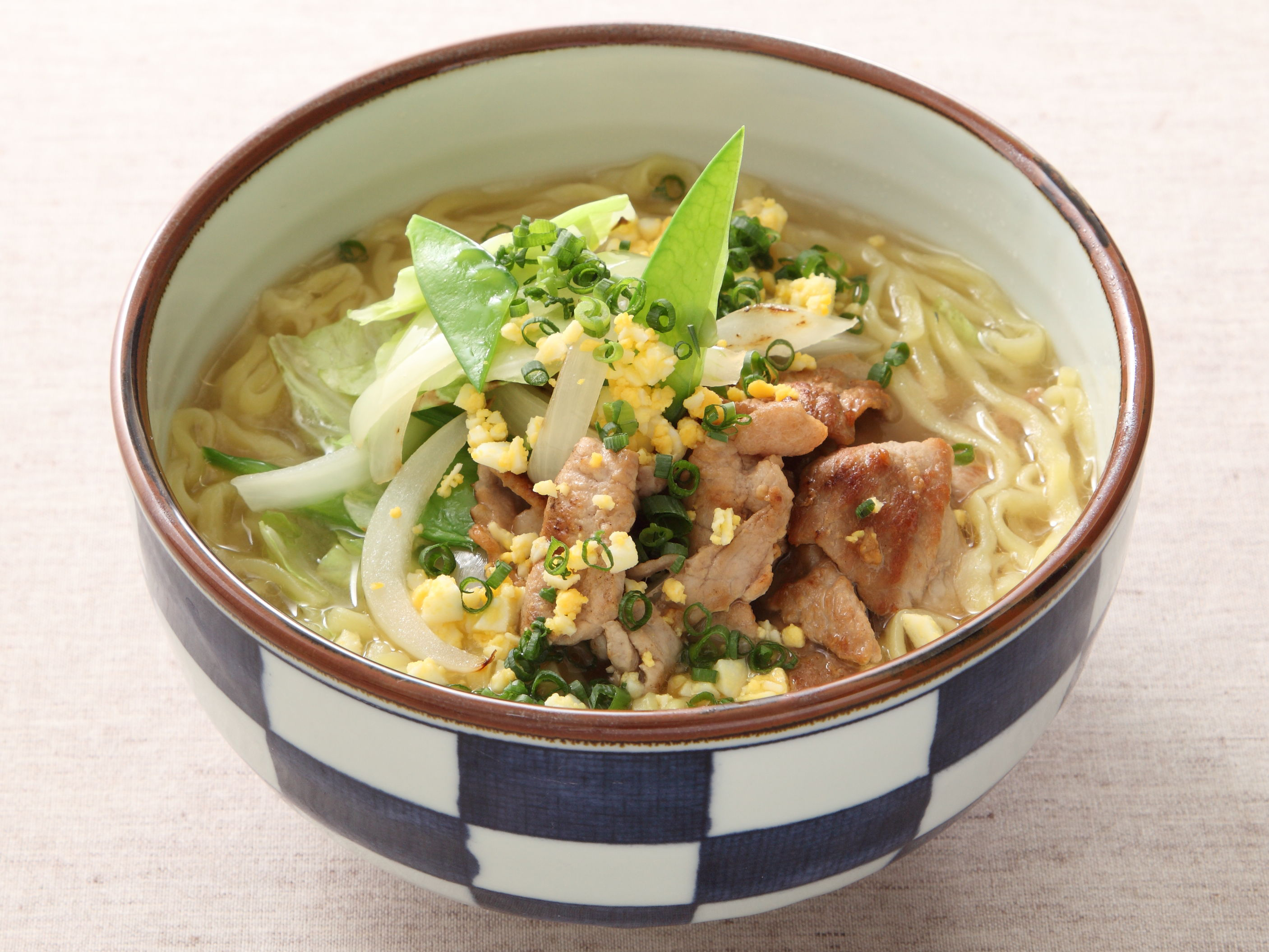 春野菜の塩麹炒めのせ　ゆず塩ラーメン