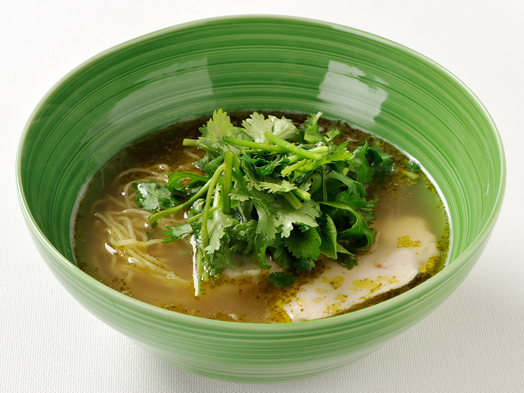 パクチー鶏塩ラーメン