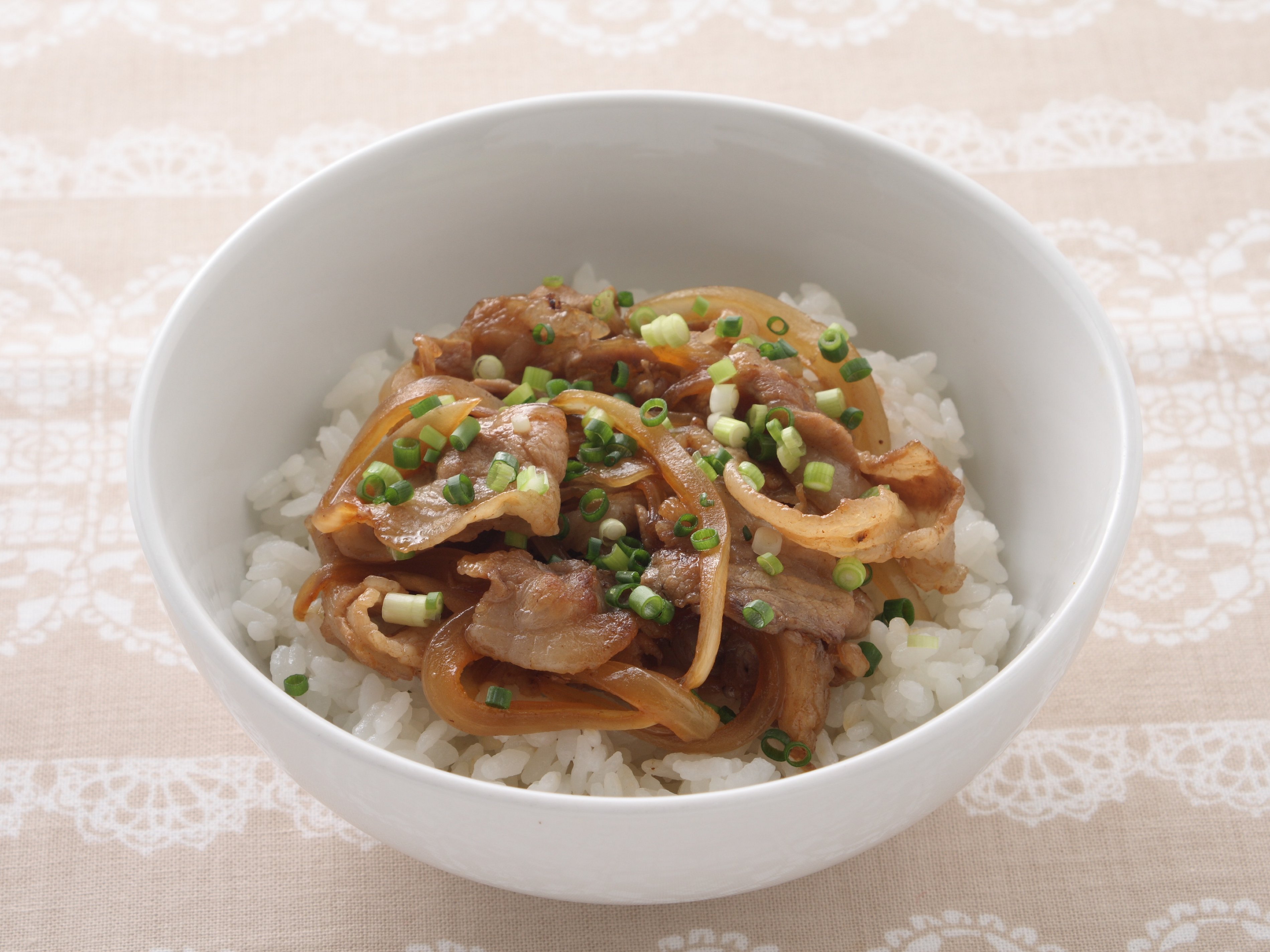 豚肉と玉ねぎのすし丼