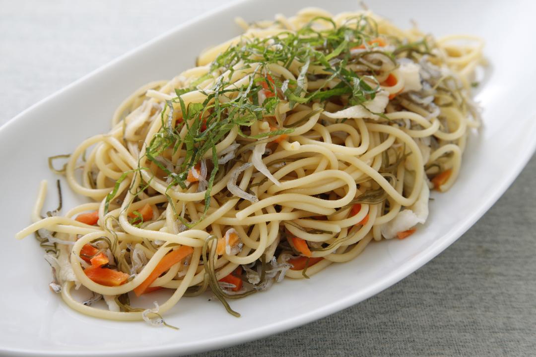 刻み昆布とじゃこのぽんパスタのレシピ・作り方