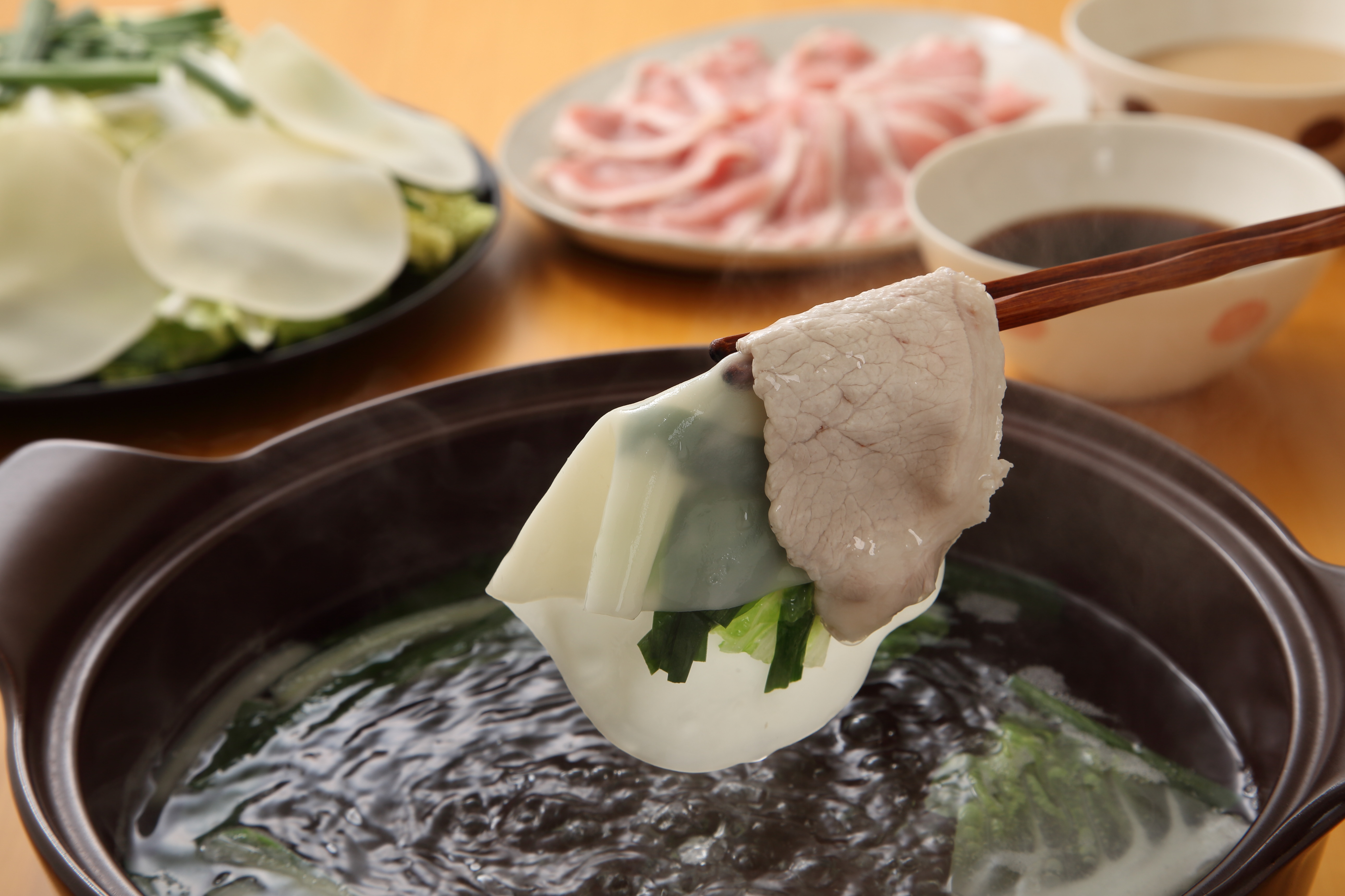 餃子の皮でもちっと豚しゃぶ