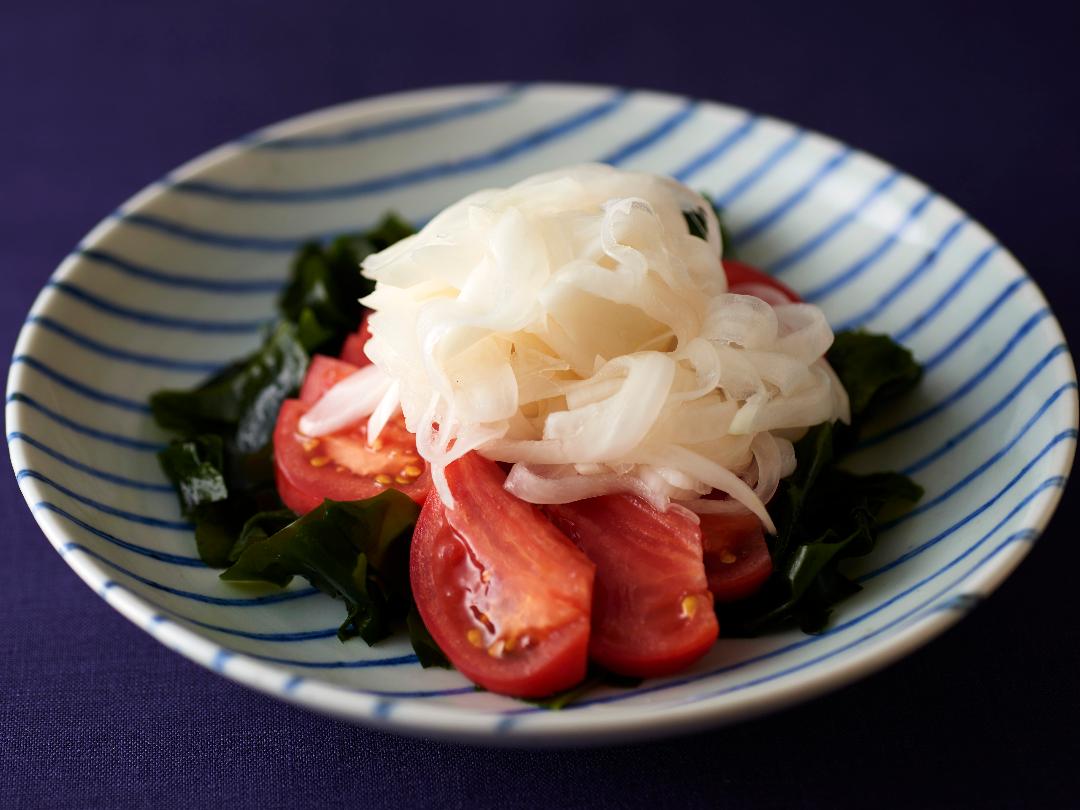 酢たまねぎとトマトわかめサラダ