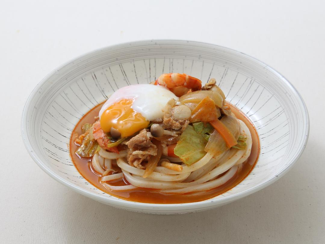 海鮮キムチぶっかけ温玉うどんのレシピ・作り方