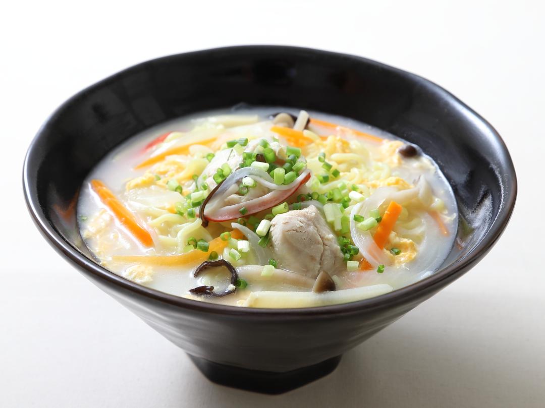 白湯スープの酸辣湯風ラーメン