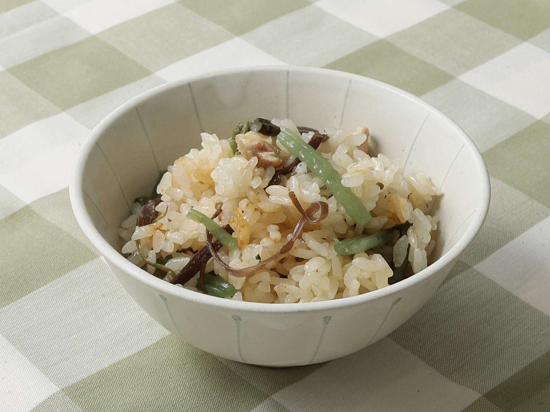 山菜と鶏肉の炊き込みごはん