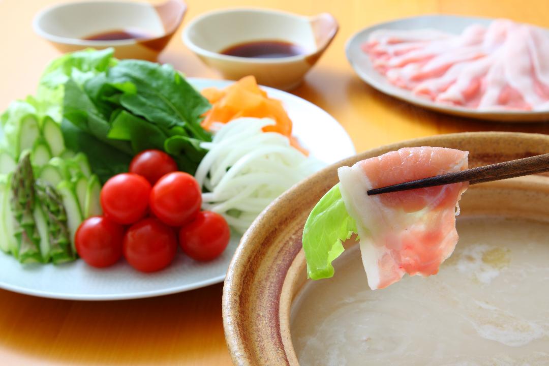 豚肉と春野菜のごま豆乳味つけしゃぶ