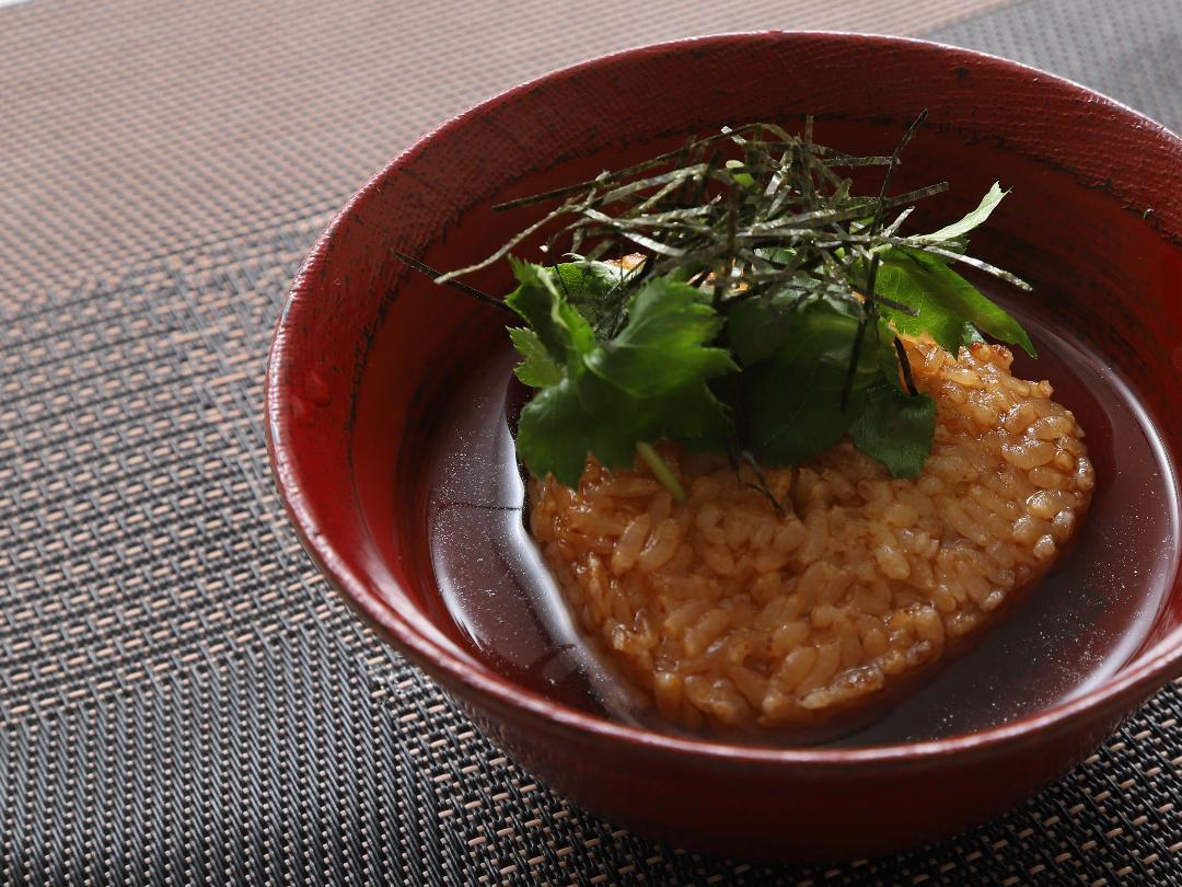 焼おにぎりの〆茶漬け