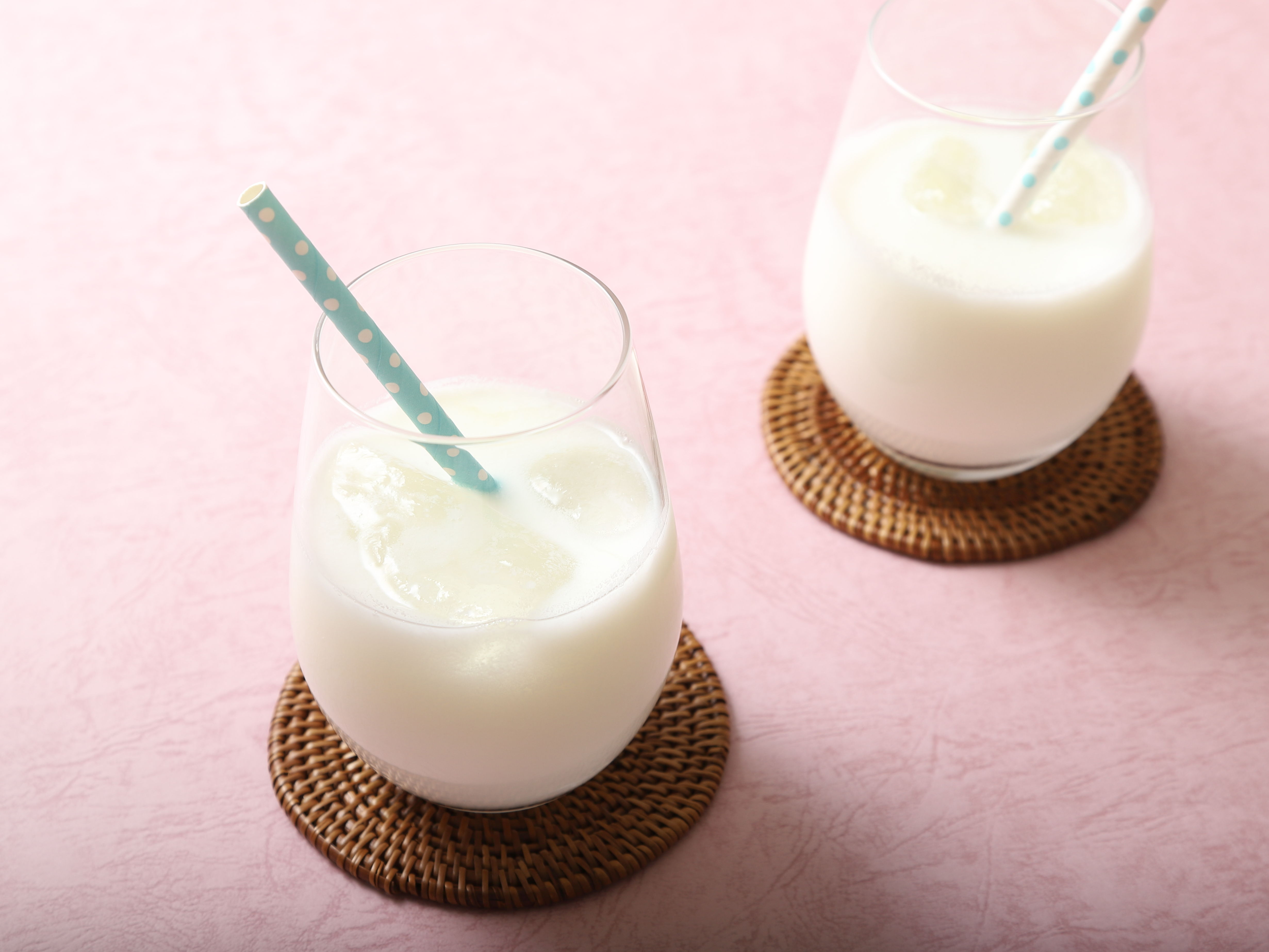 「フルーティス」ラテ　ピーチライチ