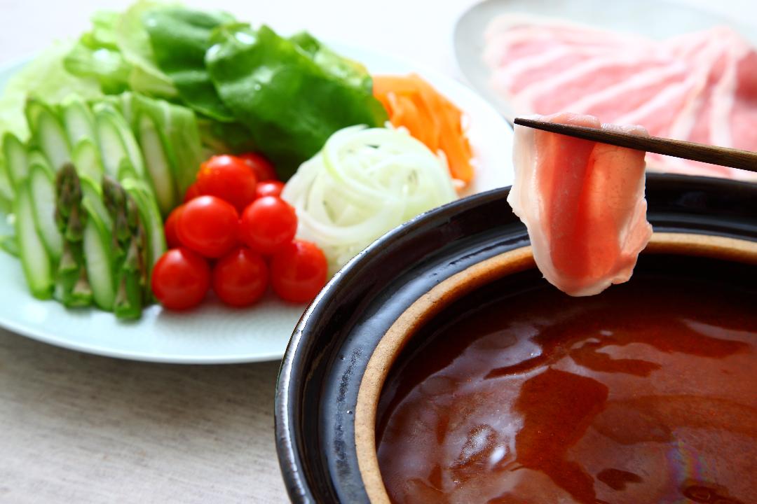 豚肉と春野菜のキムチ味つけしゃぶ