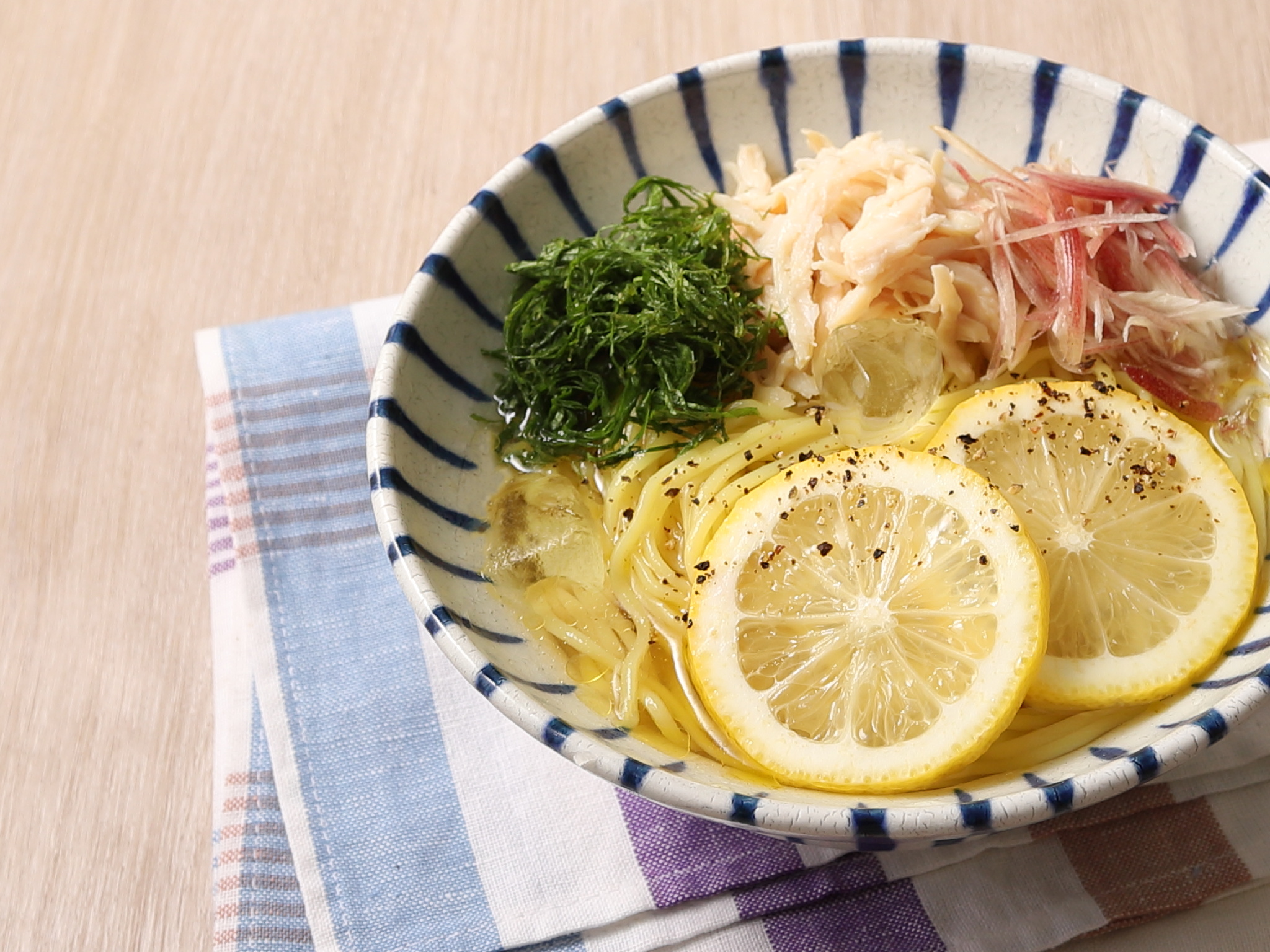 オリーブオイルとレモンの焼きあご冷やしラーメンのレシピ・作り方