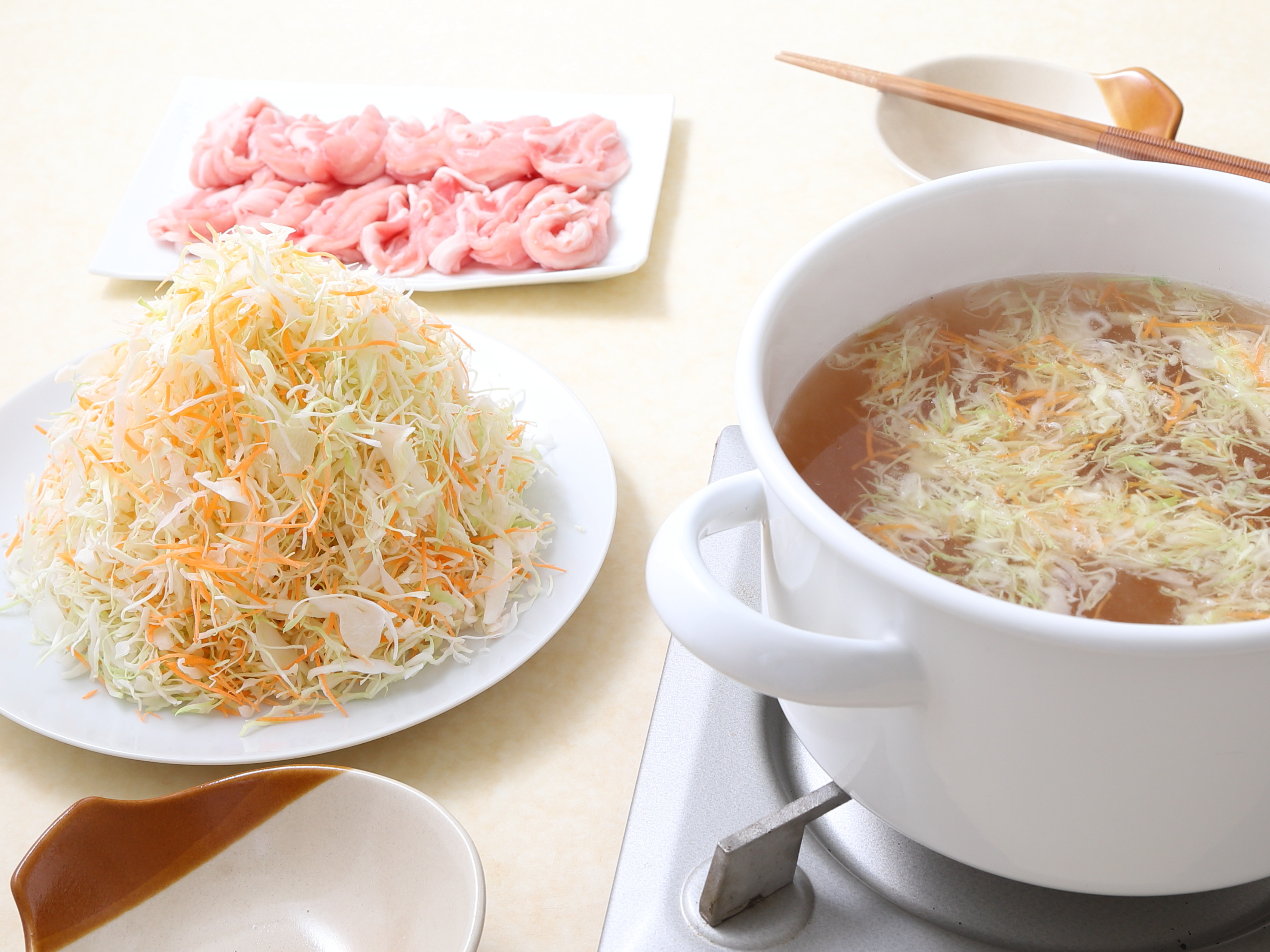 カットキャベツの地鶏塩ちゃんこ味しゃぶ