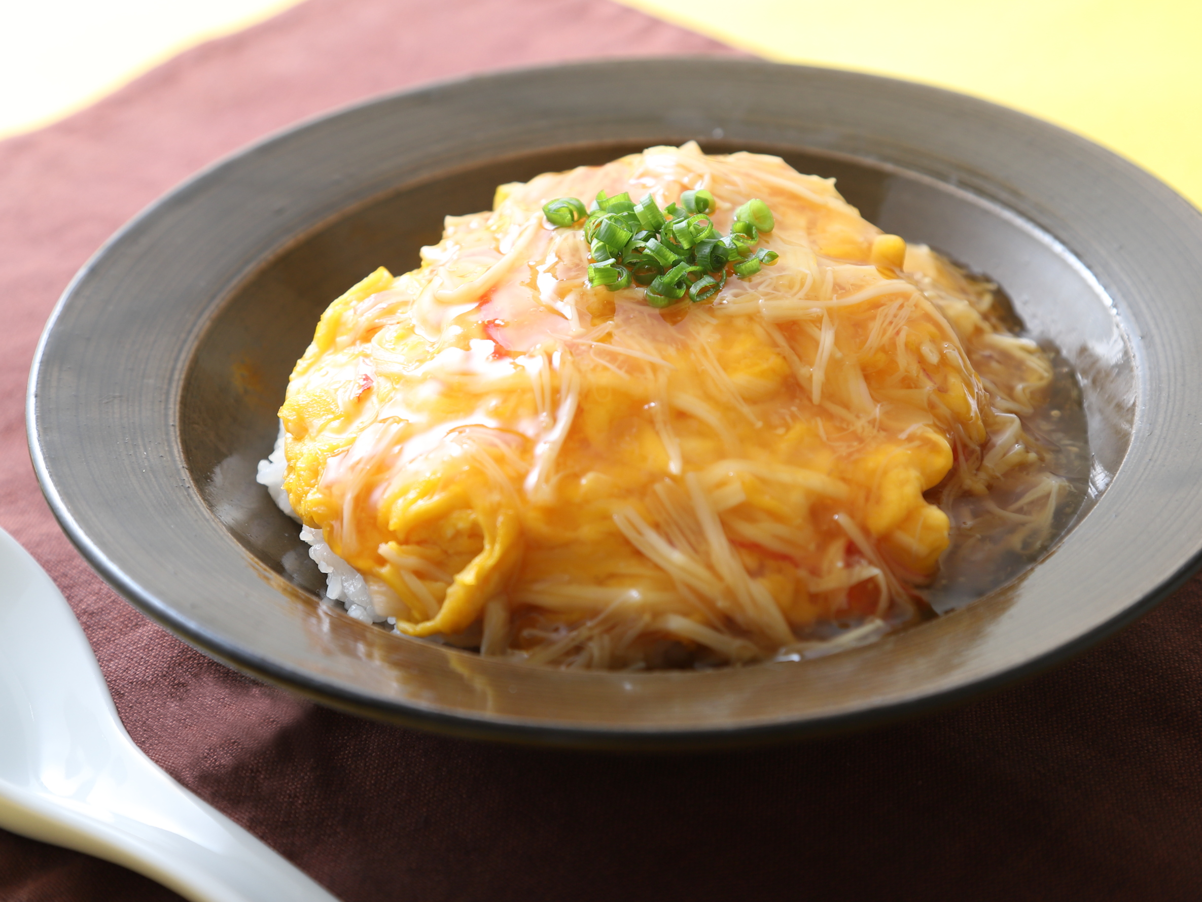 生姜ときのこのかに玉丼