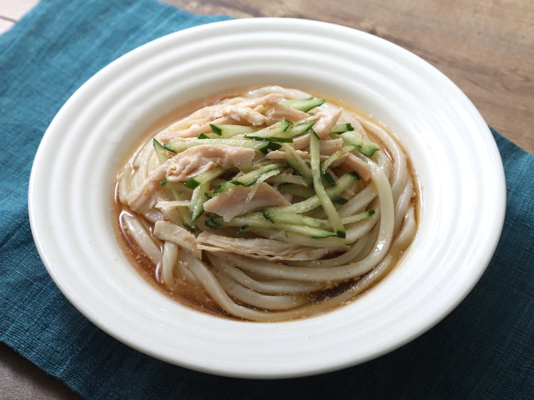 サラダチキンときゅうりのぶっかけ冷やしうどん