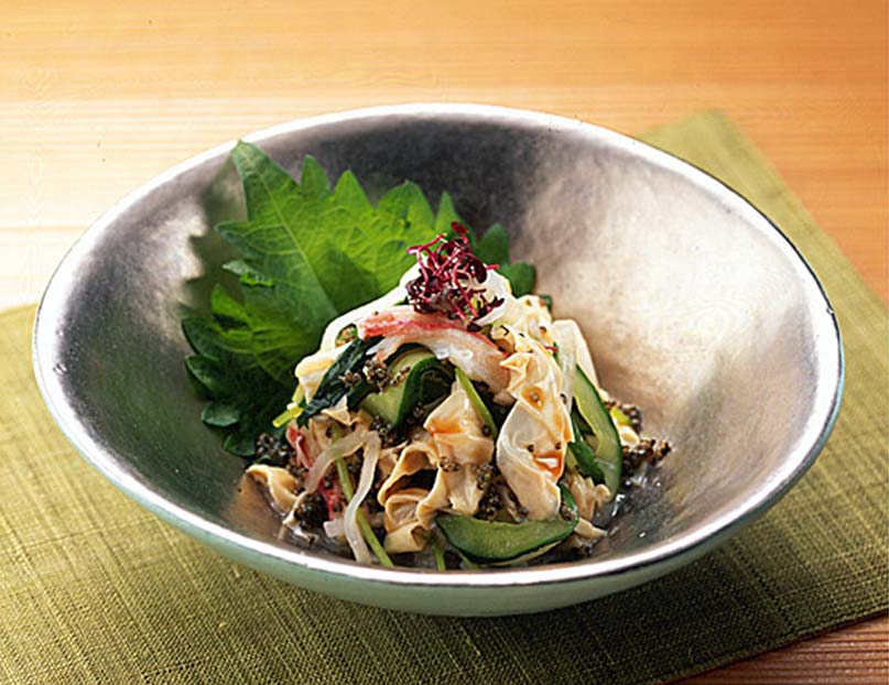 かにと湯葉のあえもの