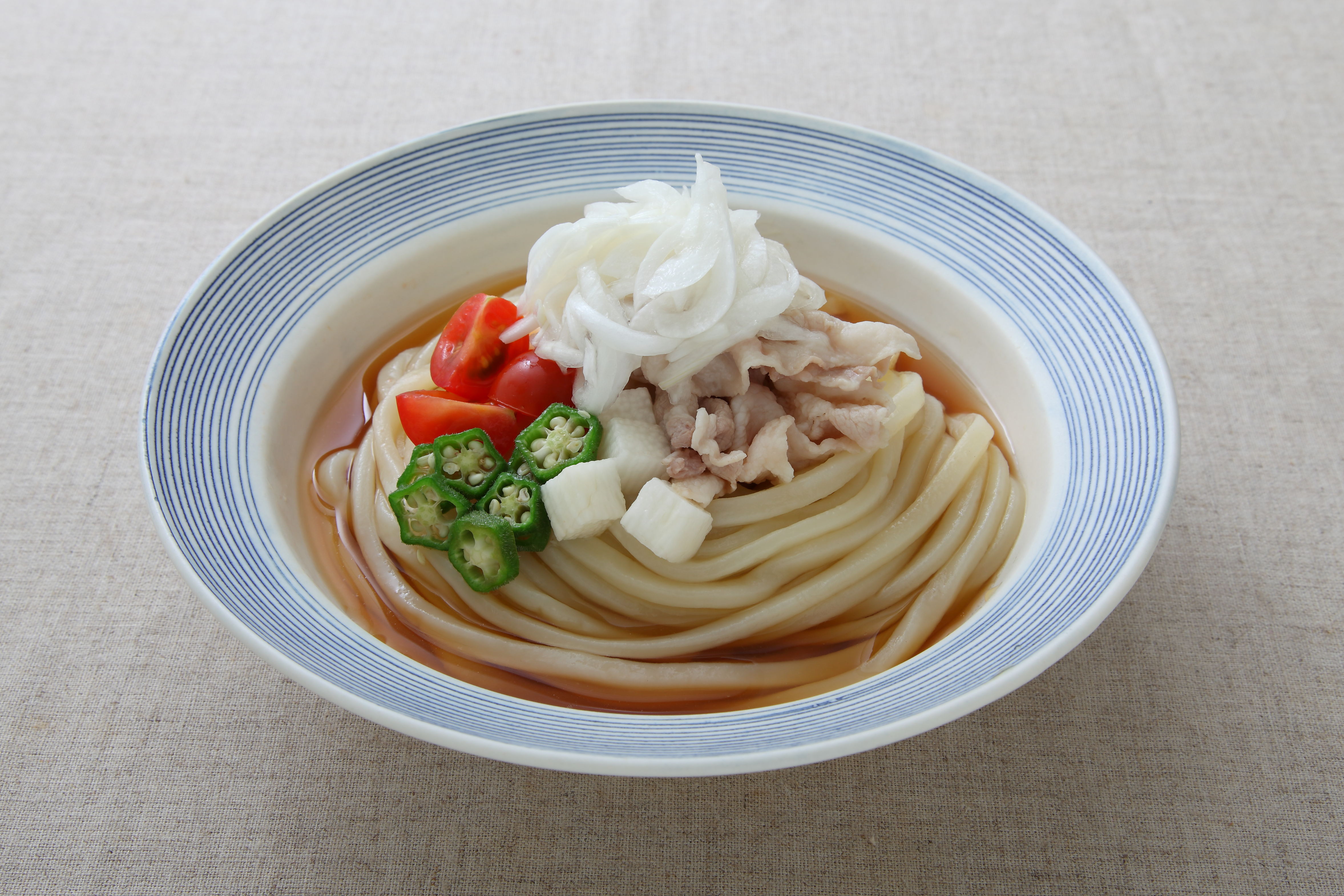 さっぱりねばねばうどん　たまねぎの酢漬け添えのレシピ・作り方