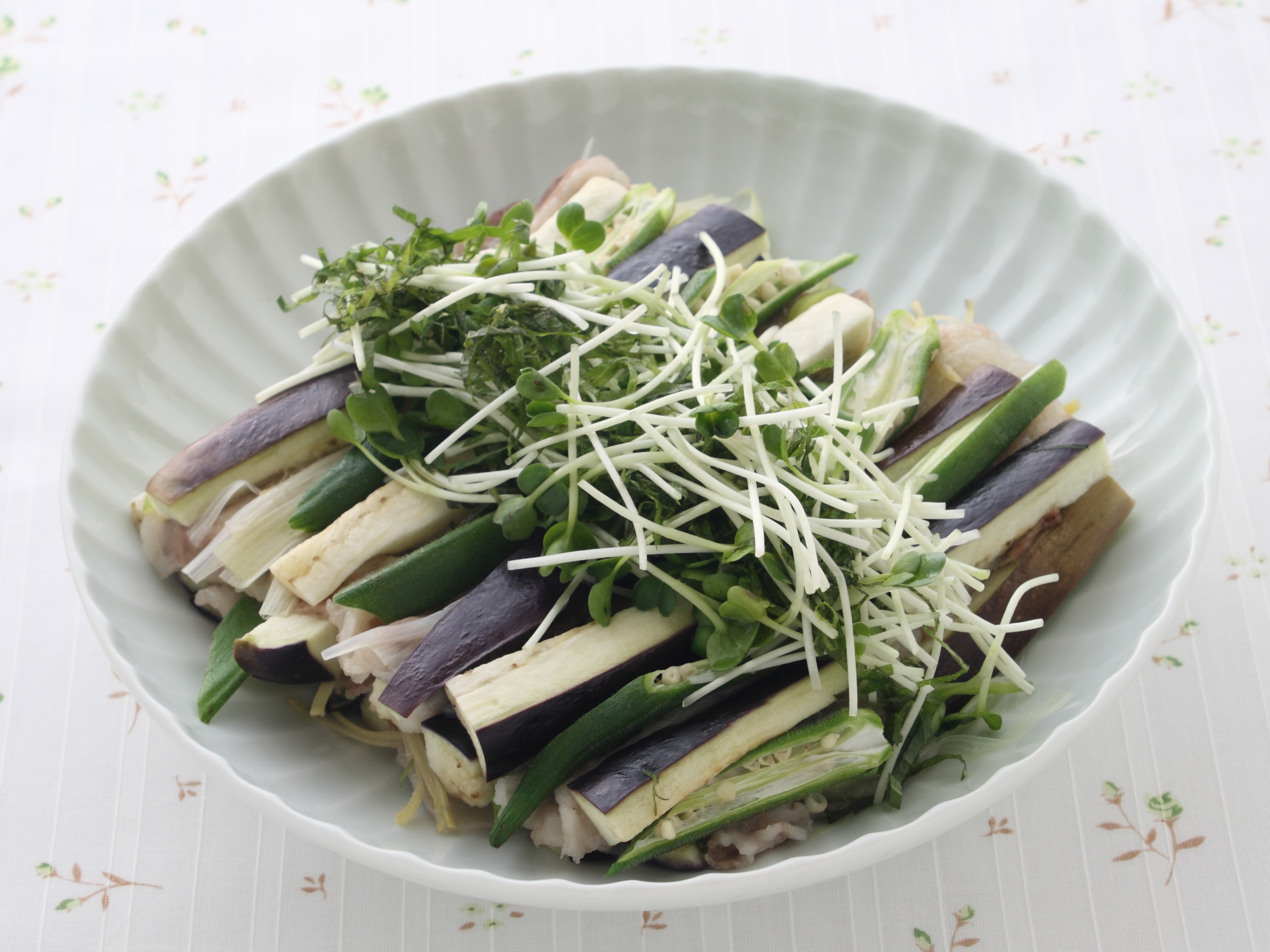 夏野菜と豚肉の香味野菜蒸し