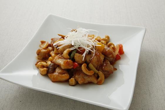 鶏肉とカシューナッツのチリ風味炒め