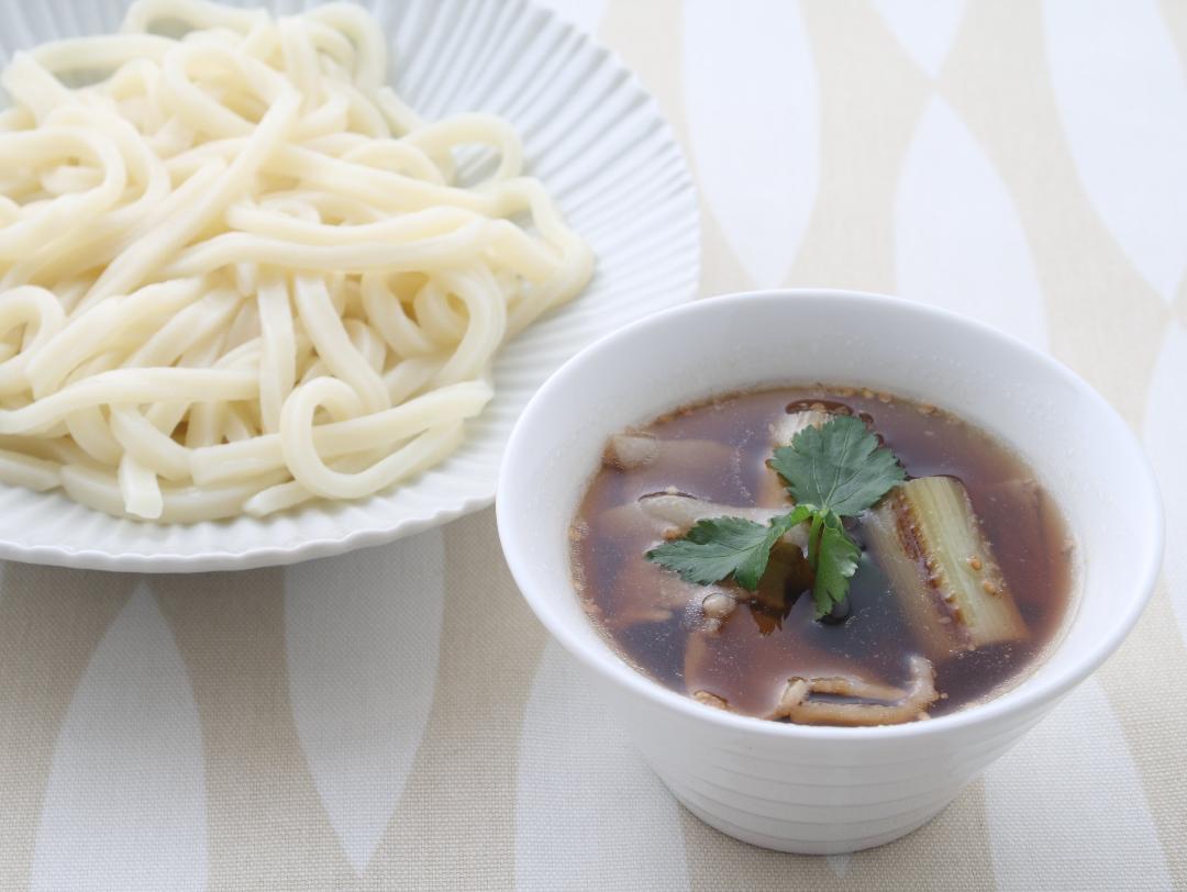 豚バラと焼きネギのつけうどんのレシピ・作り方