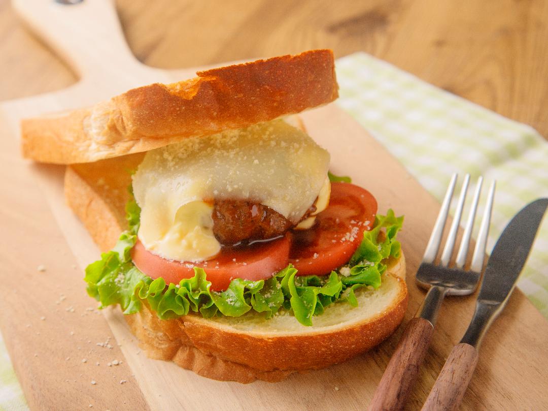 Wチーズデミ風バーガーのレシピ・作り方
