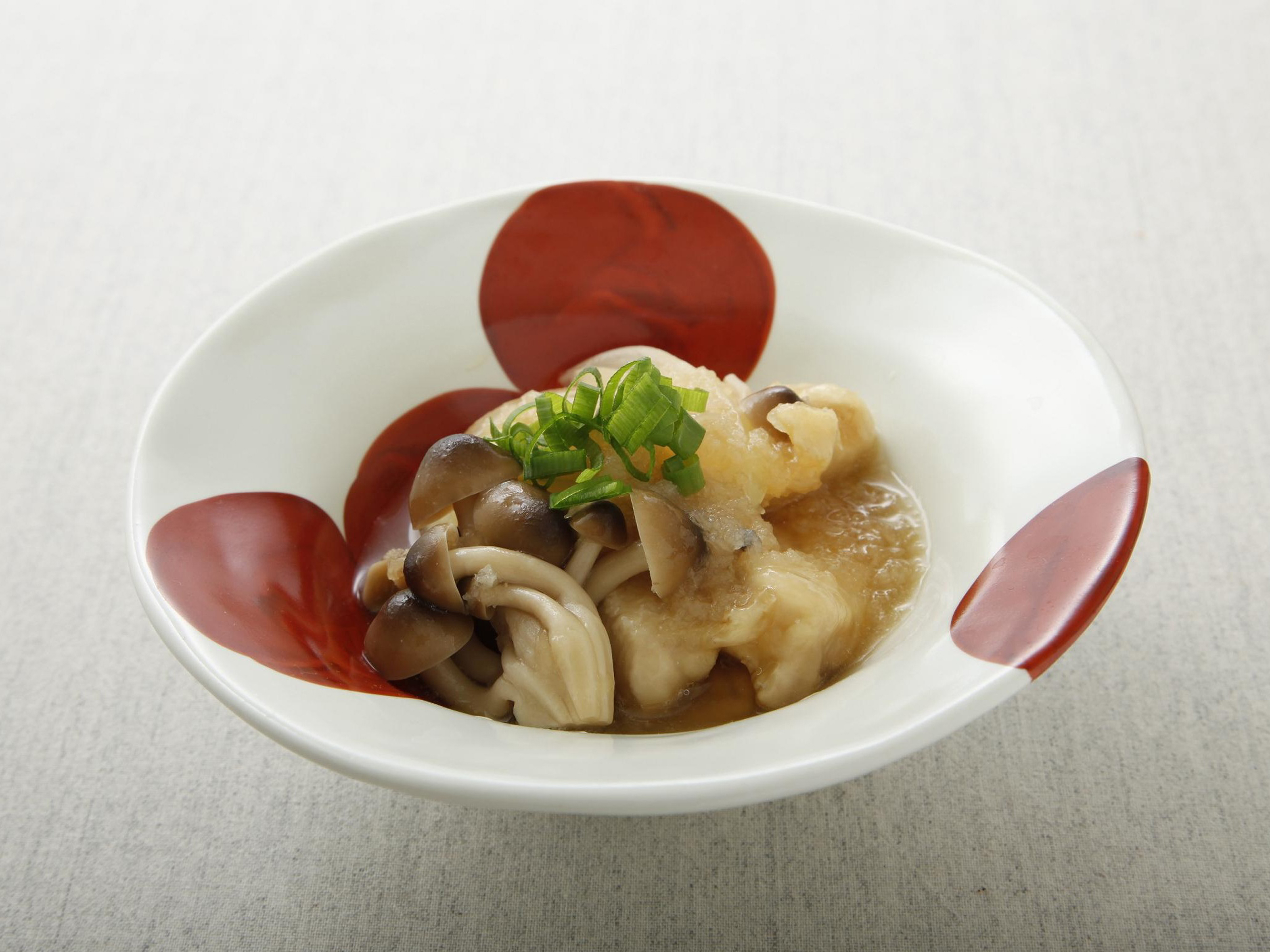 鶏むね肉としめじのさっぱりおろし煮