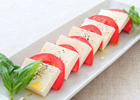 豆腐のピクルスカプレーゼ風