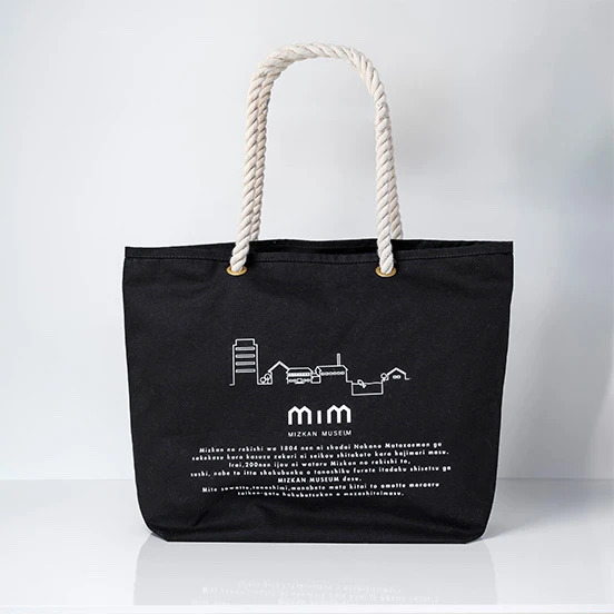 Tote bag