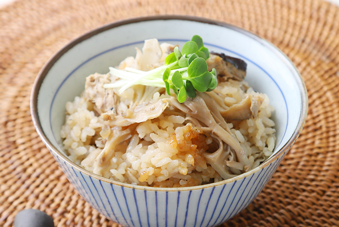 まいたけとサバ缶の炊き込みご飯　レシピ画像