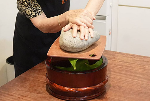 重石をひとつおく