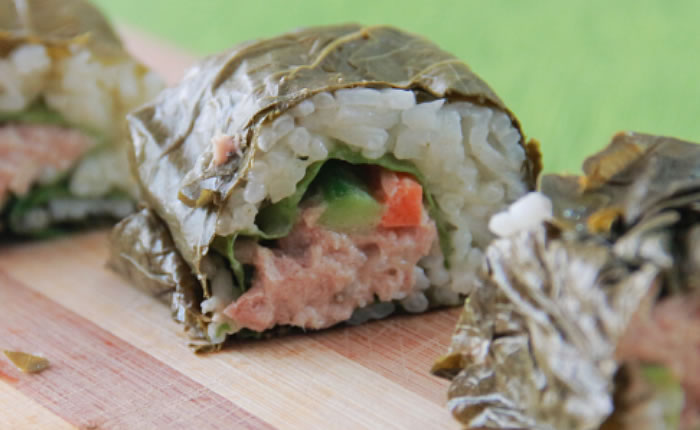 ブドウの葉とレモン酢(クエン酸)で作られたトルコのスシロール