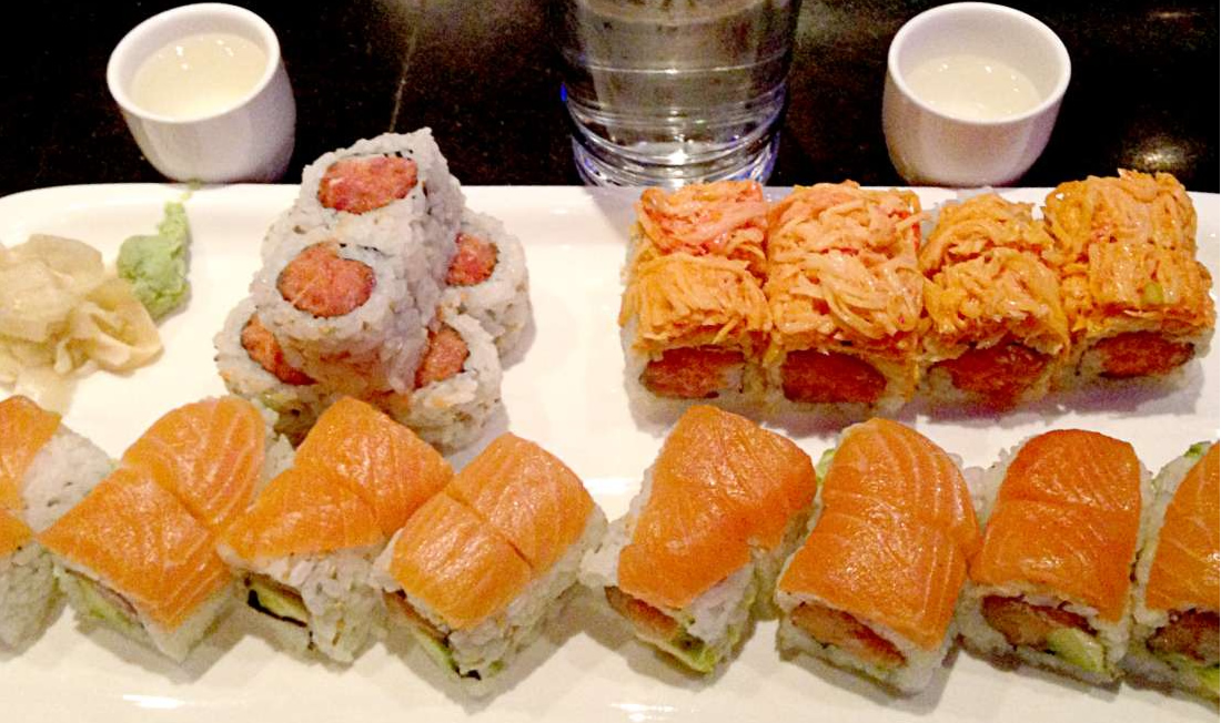 ニューヨーク州・マンハッタンのサーモンだらけのSUSHIセット