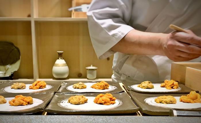 OMAKASEを提供するニューヨークの⾼級寿司店 ※10