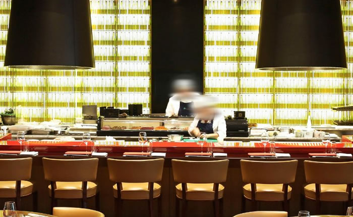 パリの⾼級ホテル内の寿司レストラン ※3