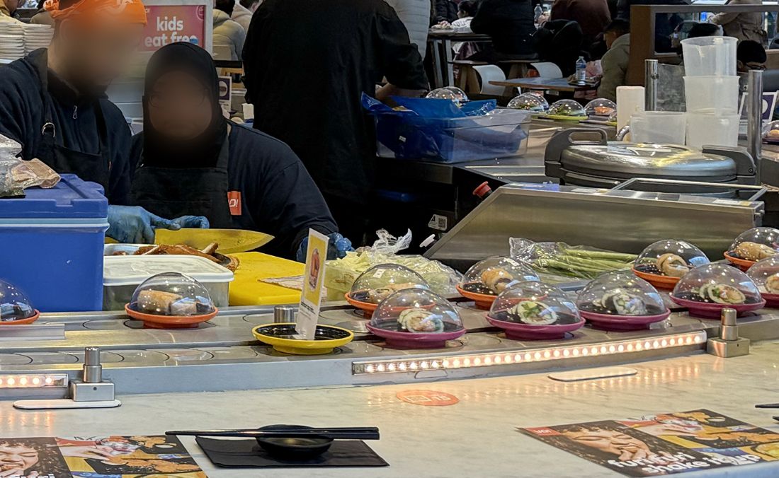ストラトフォード駅に隣接するモール内のYO! Sushi