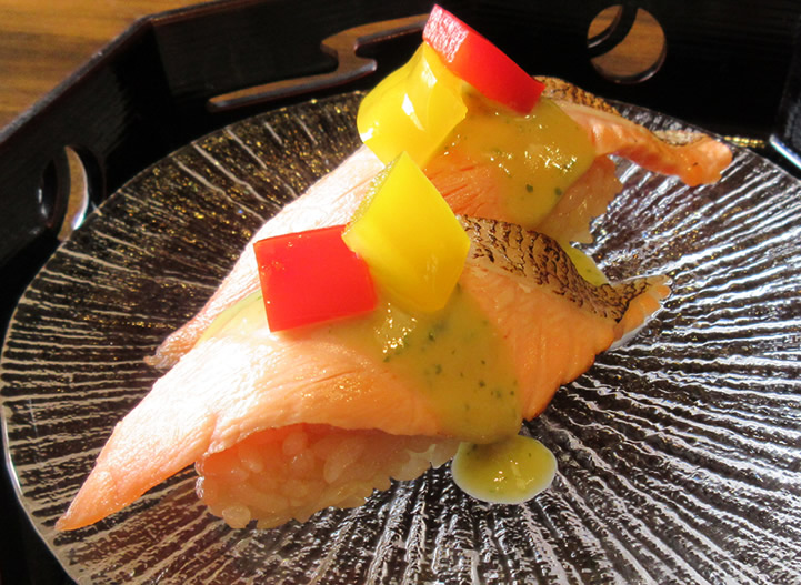 神戸元気サーモンの炙り寿司