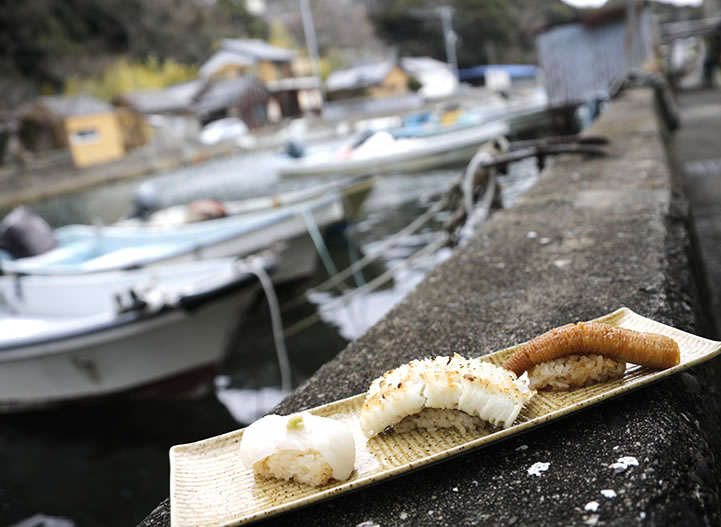 伝助穴子握り寿司　海幸丸水産前にて